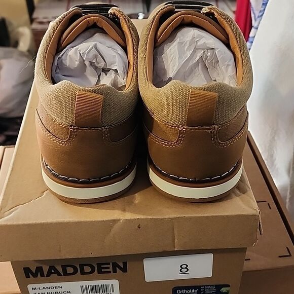 Men's Madden M Landen shoe  size 9 NWOT in box - Picture 5 of 8